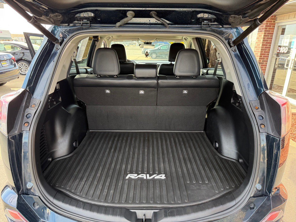 2017 Toyota Rav4 Image 21