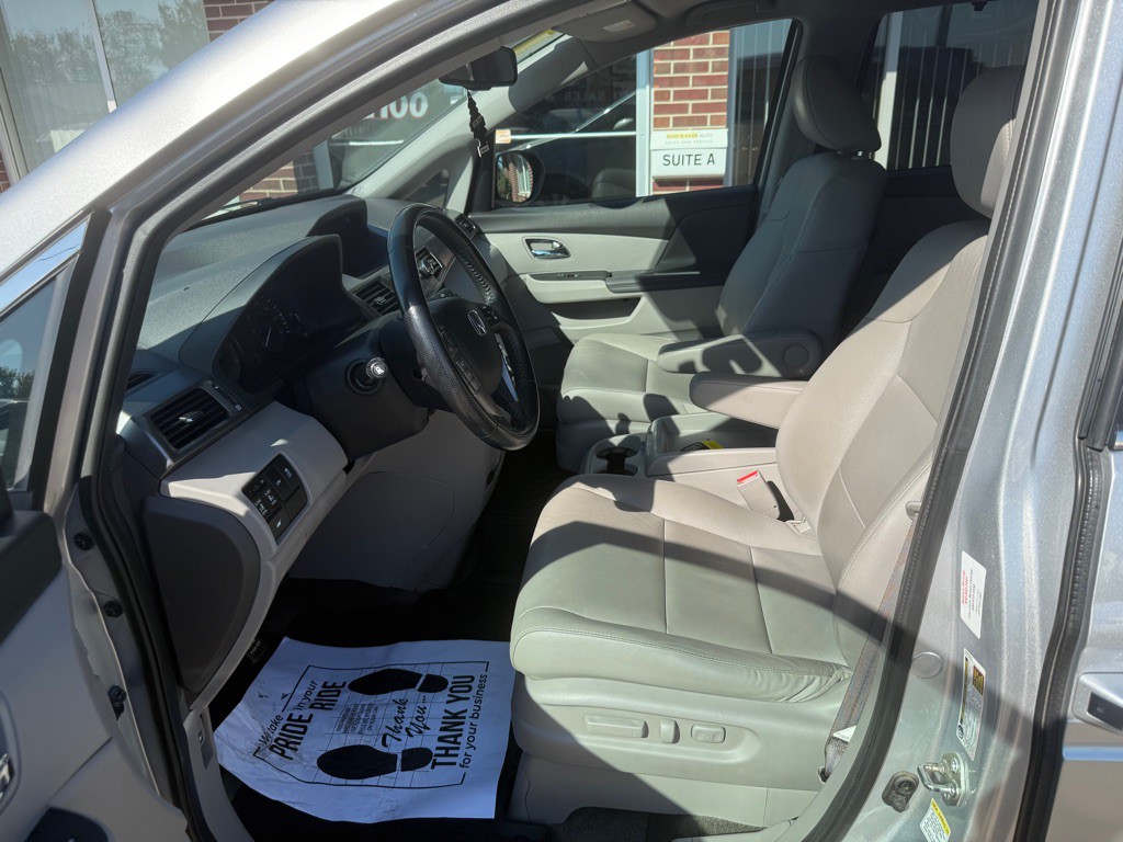 2015 Honda Odyssey Image 9