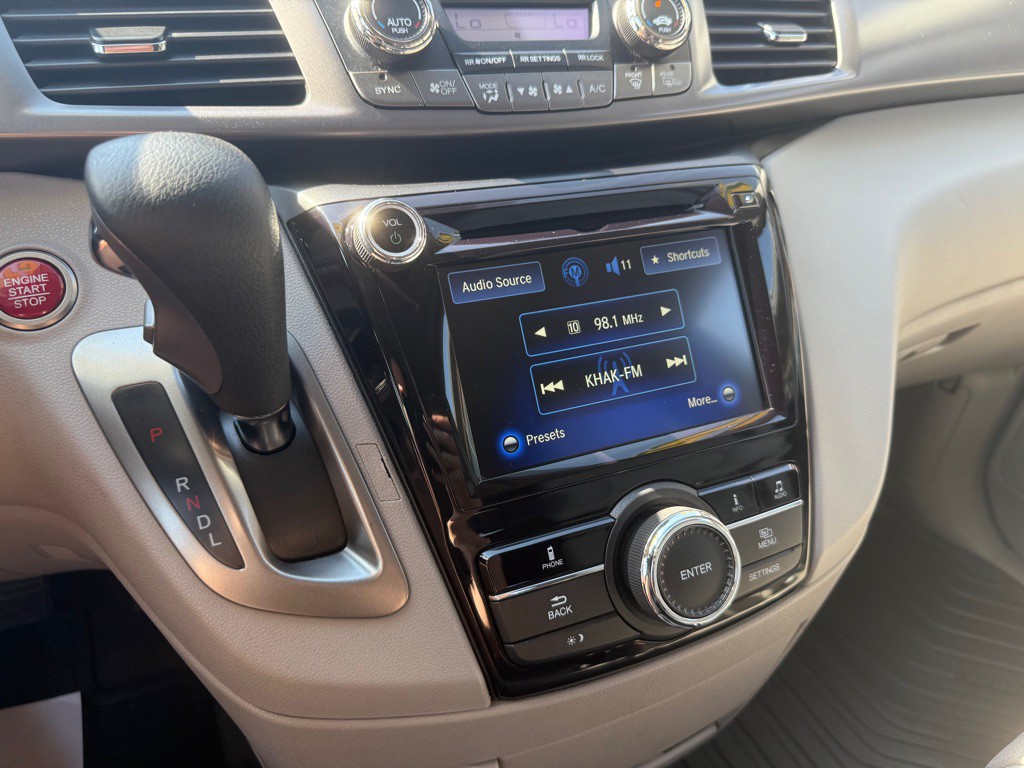 2015 Honda Odyssey Image 14