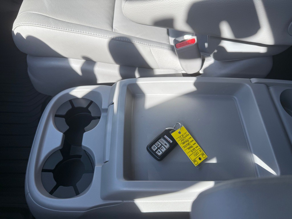 2015 Honda Odyssey Image 16