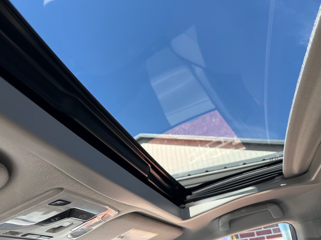 2012 Toyota Sienna Image 18