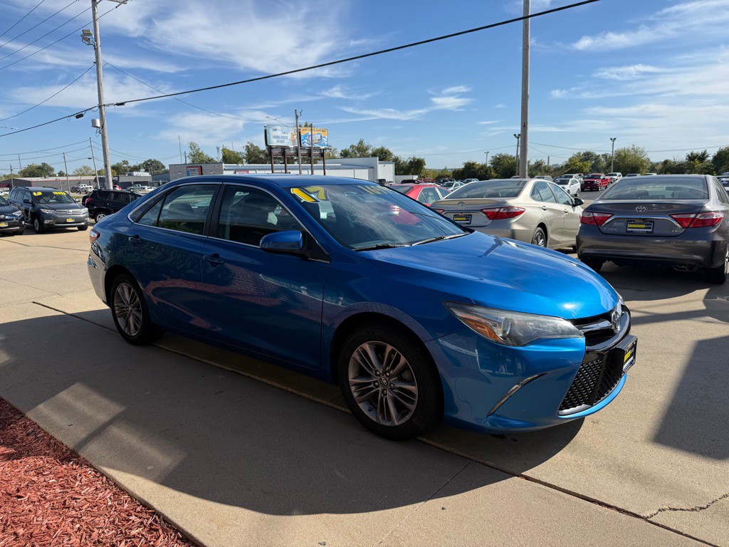 2017 Toyota Camry Image 1