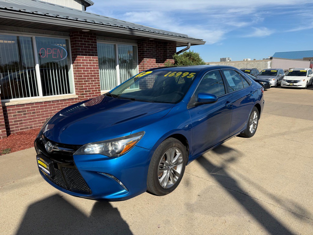 2017 Toyota Camry Image 3