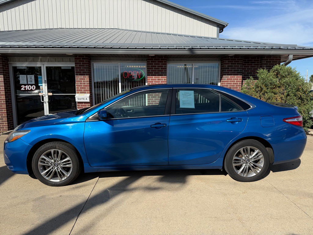 2017 Toyota Camry Image 4