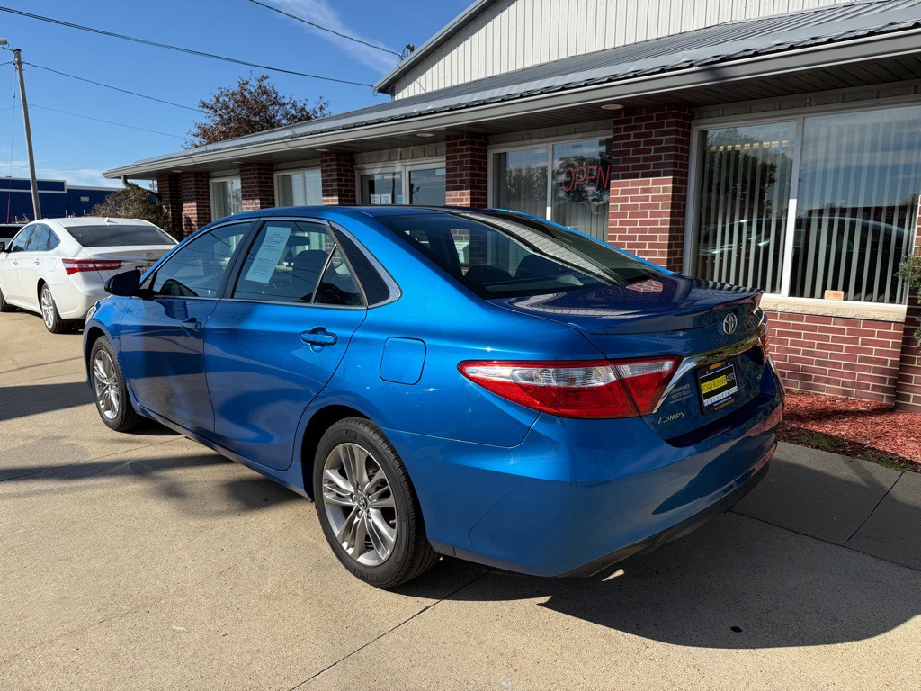 2017 Toyota Camry Image 5