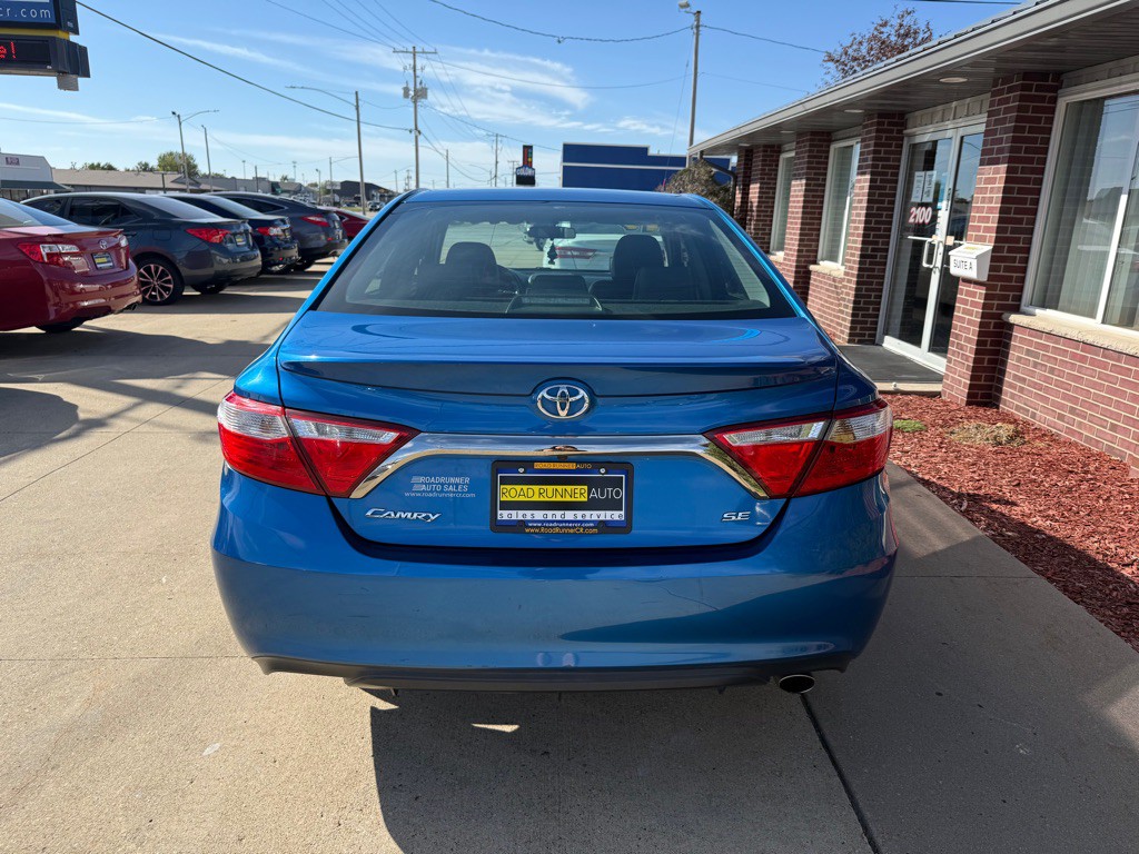 2017 Toyota Camry Image 6