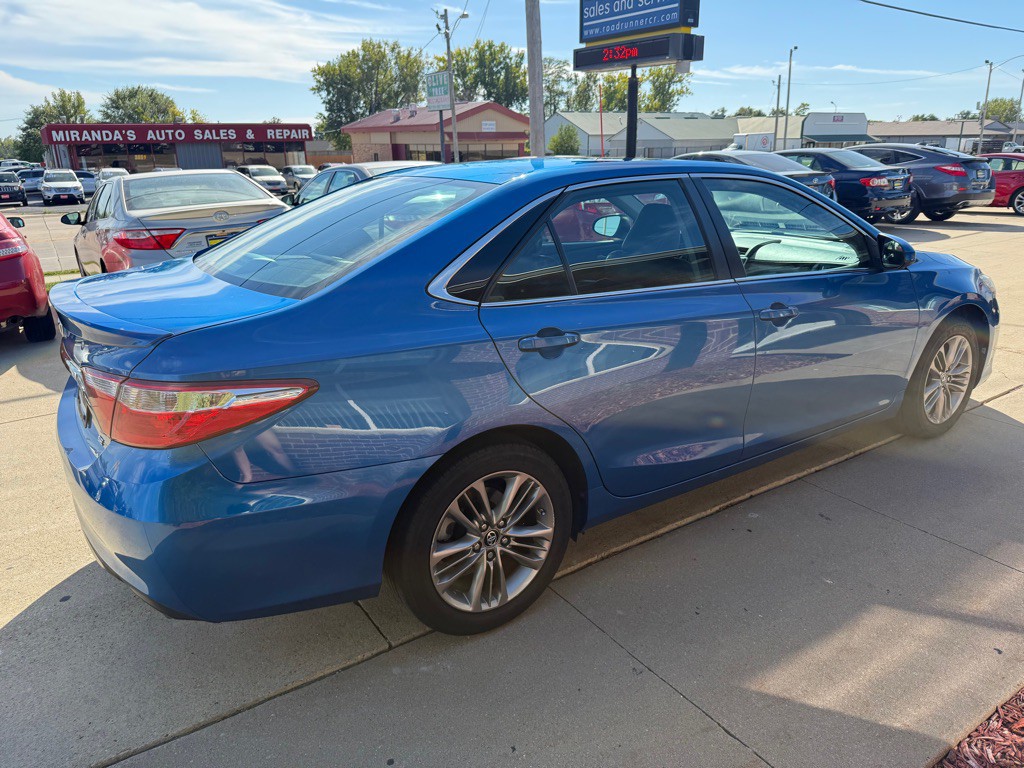 2017 Toyota Camry Image 7