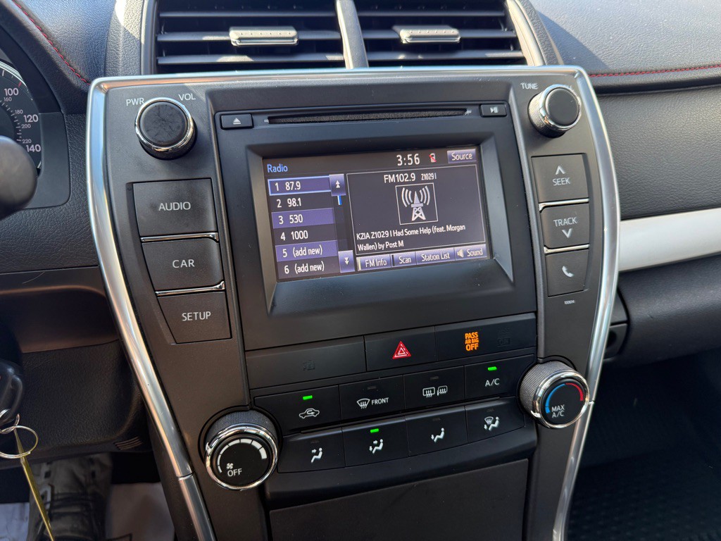 2017 Toyota Camry Image 12