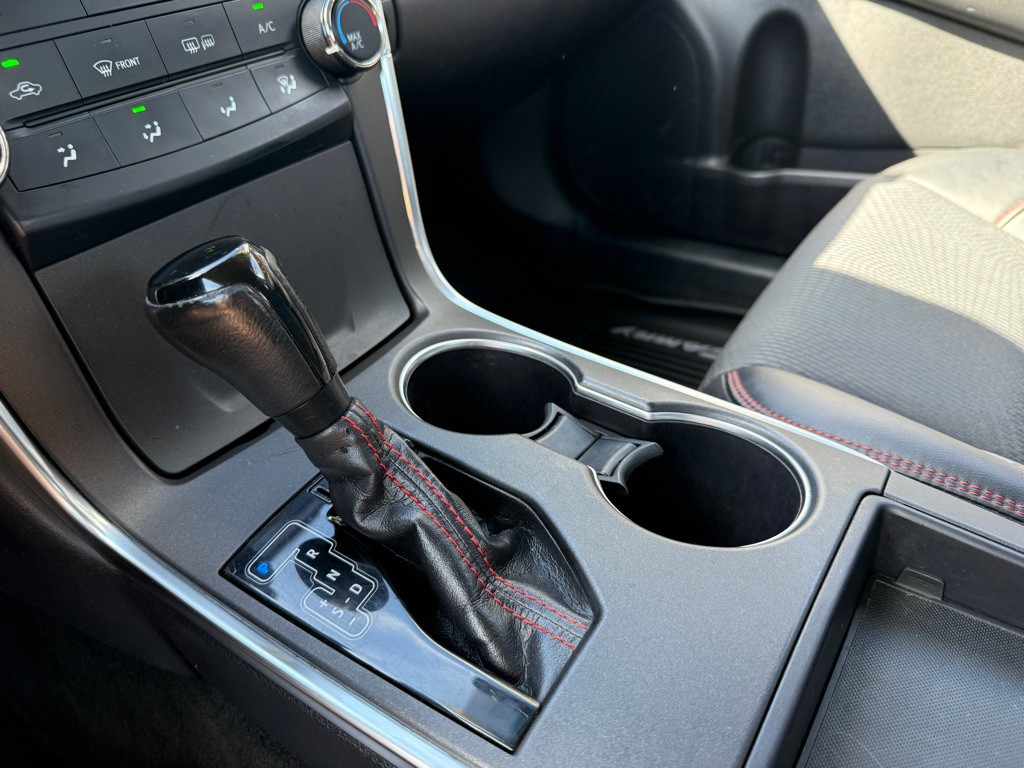 2017 Toyota Camry Image 14