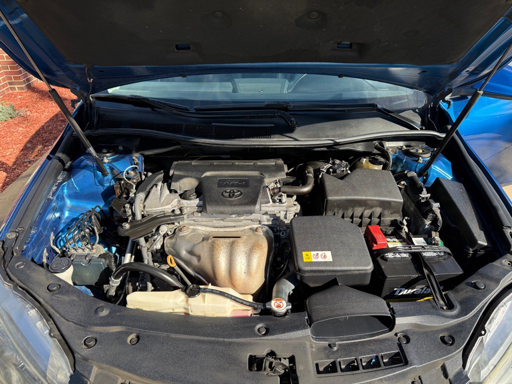 2017 Toyota Camry Image 21