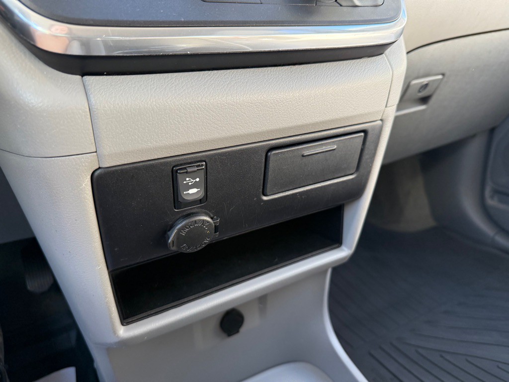 2017 Toyota Sienna Image 15