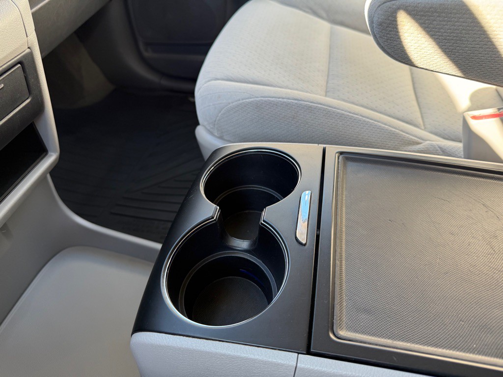 2017 Toyota Sienna Image 16