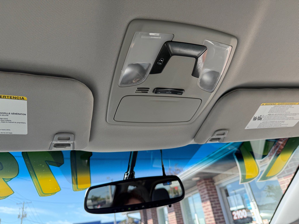 2017 Toyota Sienna Image 17