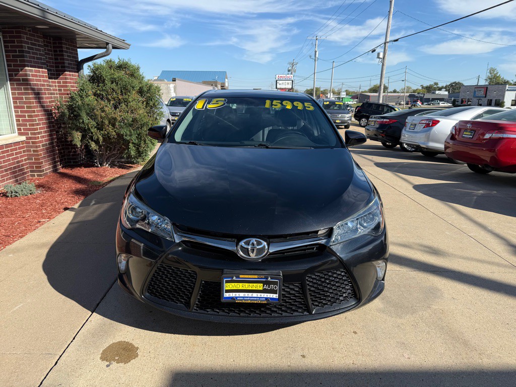 2015 Toyota Camry Image 2