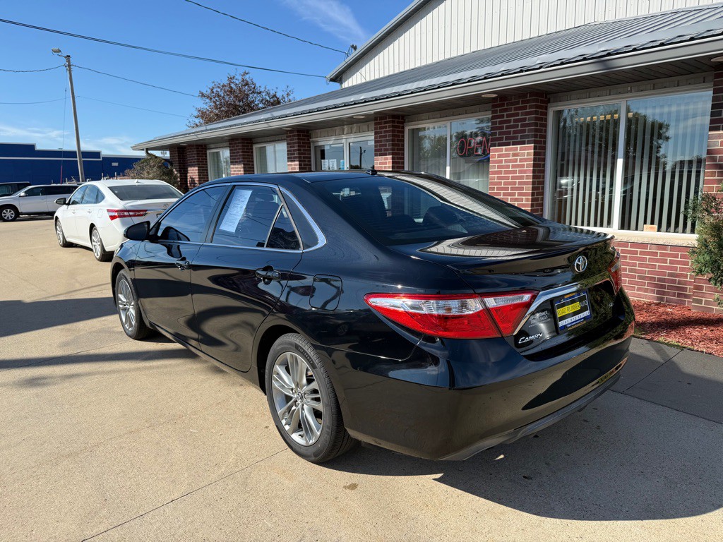 2015 Toyota Camry Image 5