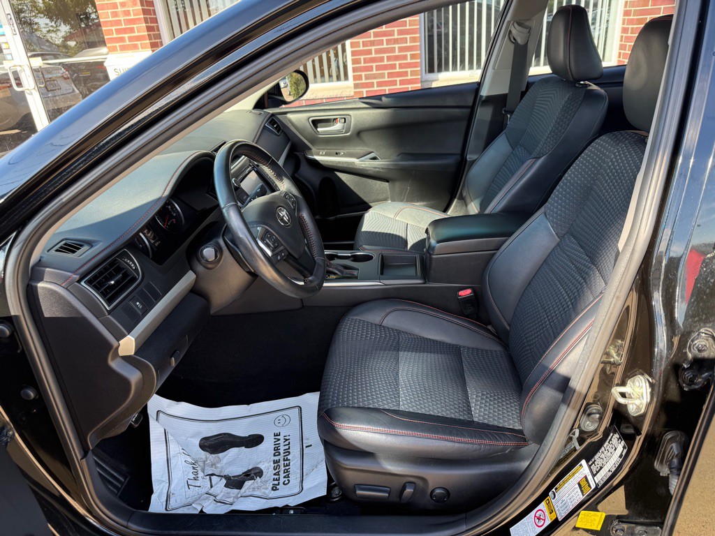 2015 Toyota Camry Image 9