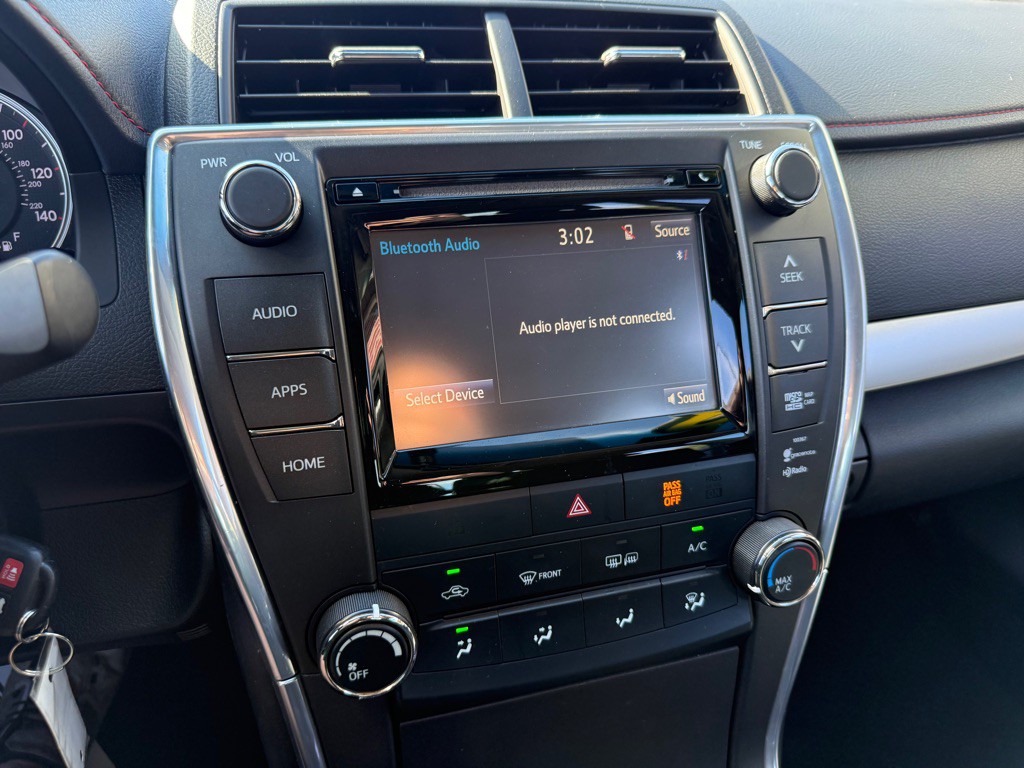 2015 Toyota Camry Image 12