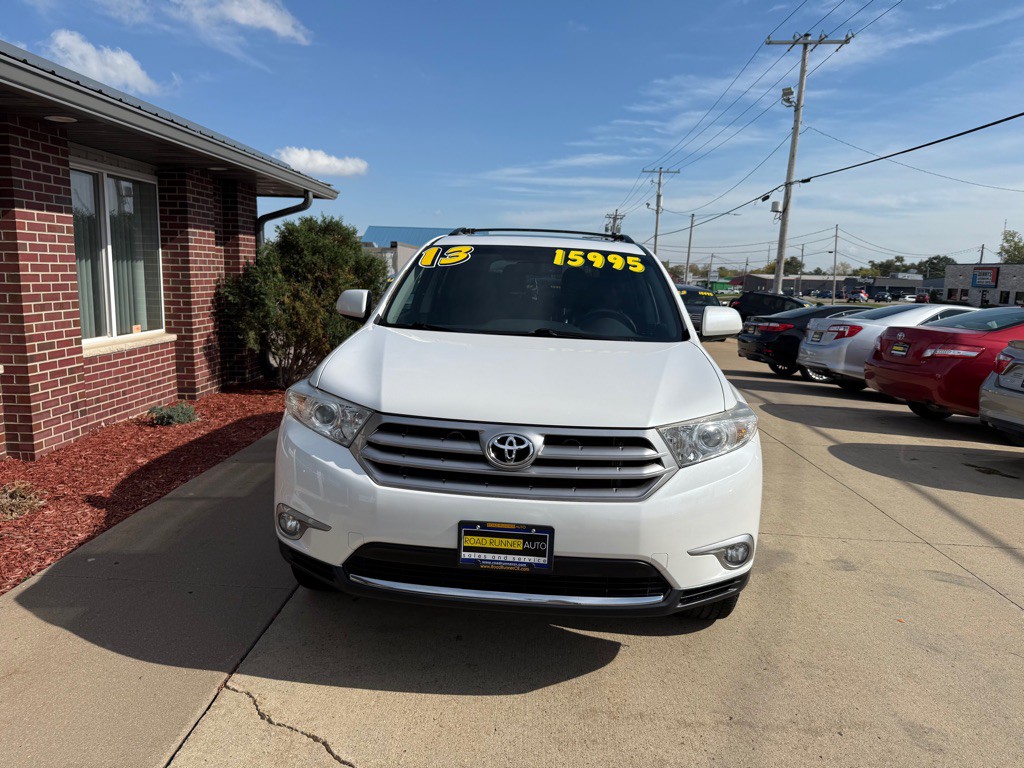 2013 Toyota Highlander Image 2