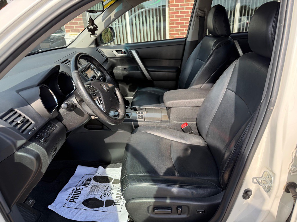 2013 Toyota Highlander Image 9