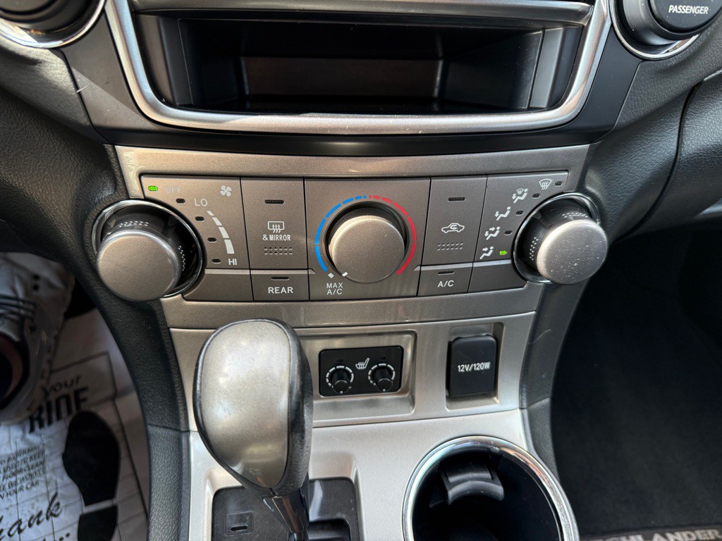 2013 Toyota Highlander Image 14