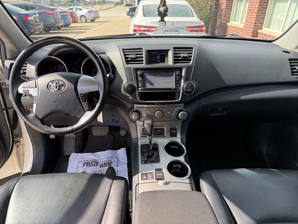 2013 Toyota Highlander Image 22