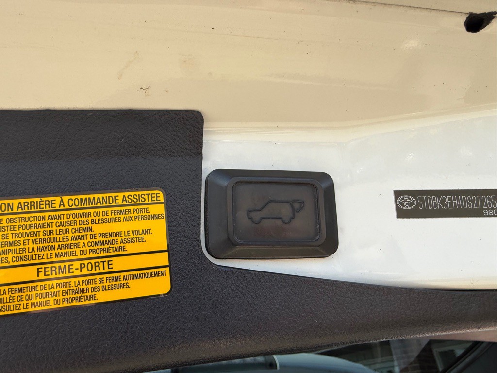 2013 Toyota Highlander Image 26
