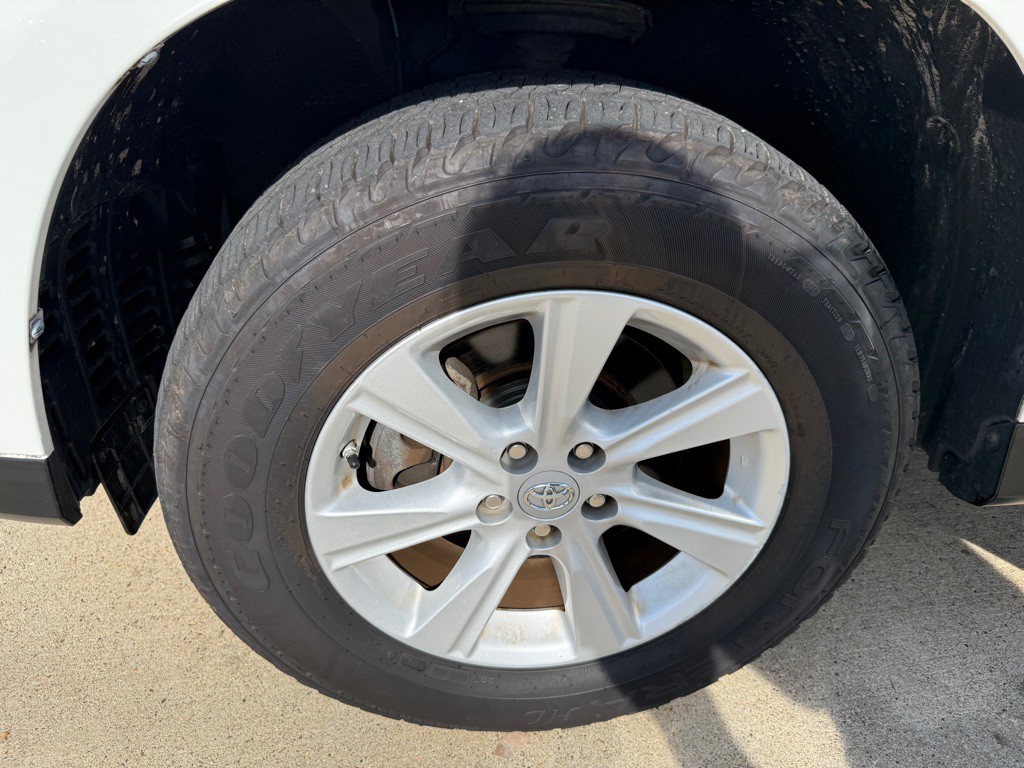 2013 Toyota Highlander Image 27