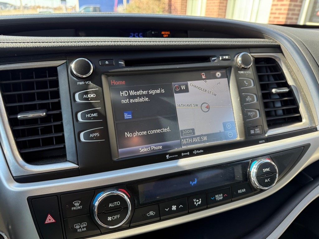 2017 Toyota Highlander Image 12