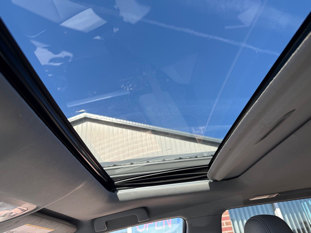 2017 Toyota Highlander Image 16