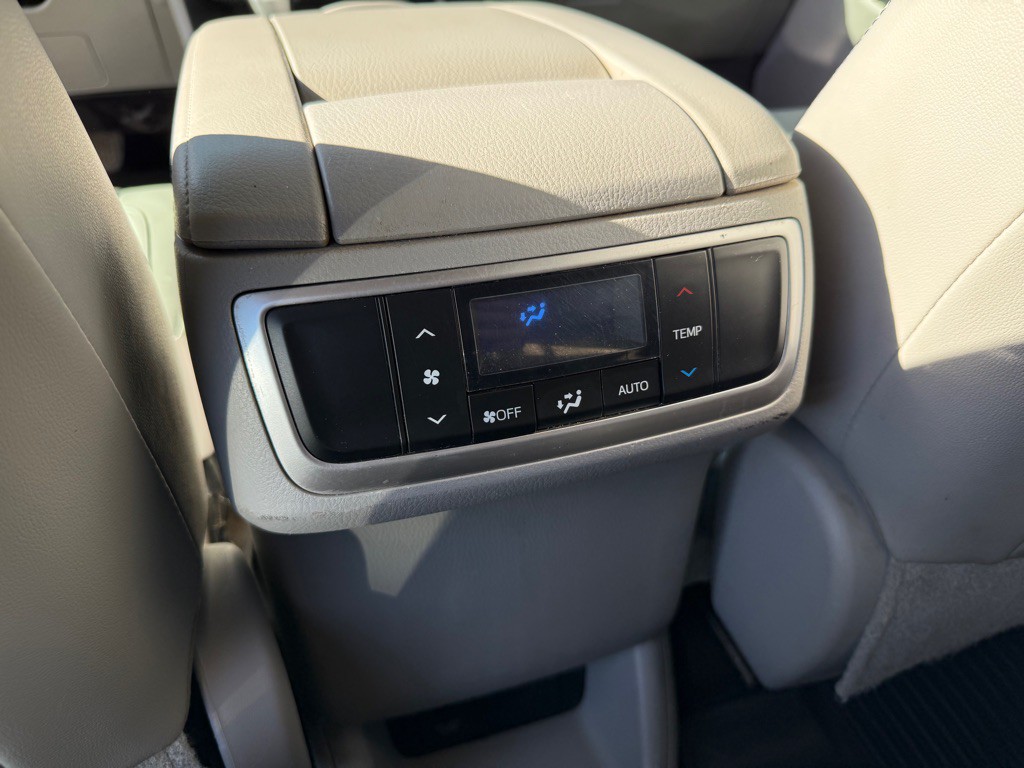 2017 Toyota Highlander Image 20