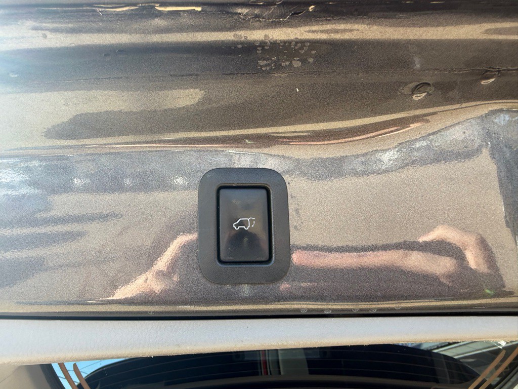 2017 Toyota Highlander Image 24