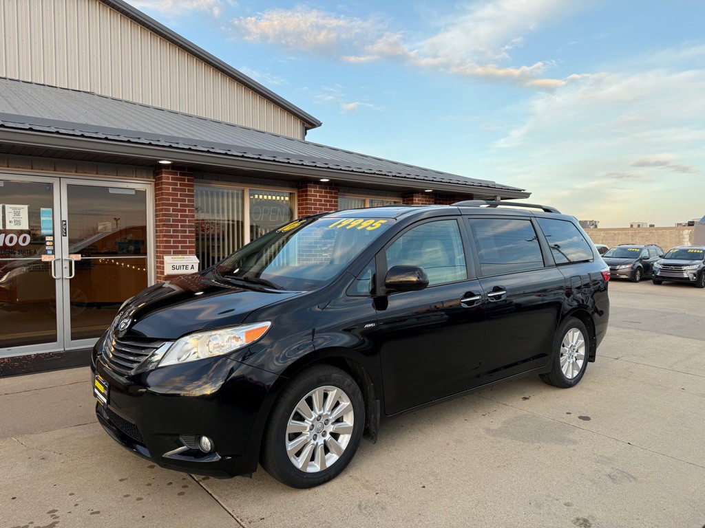 2016 Toyota Sienna Image 3