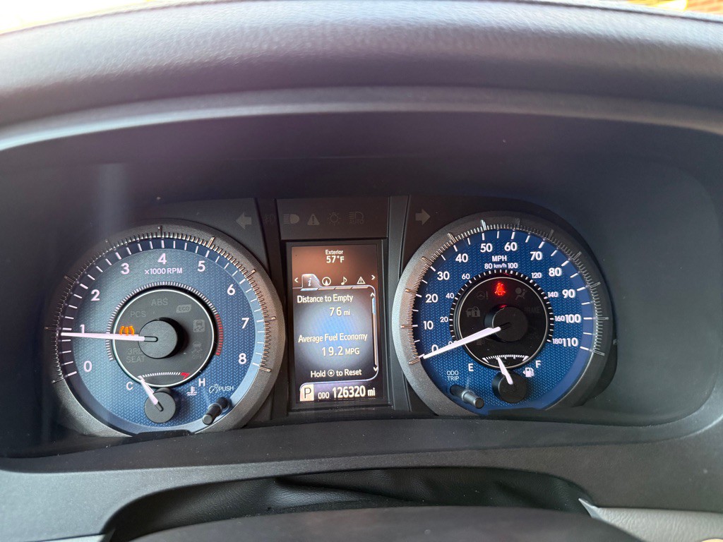 2016 Toyota Sienna Image 11