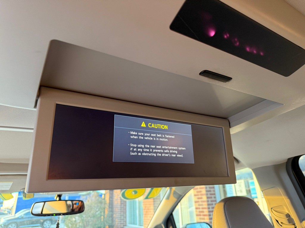 2016 Toyota Sienna Image 22