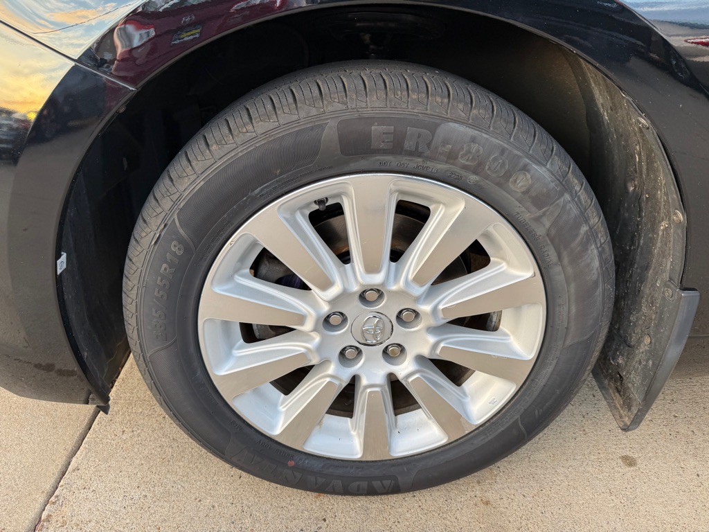 2016 Toyota Sienna Image 26