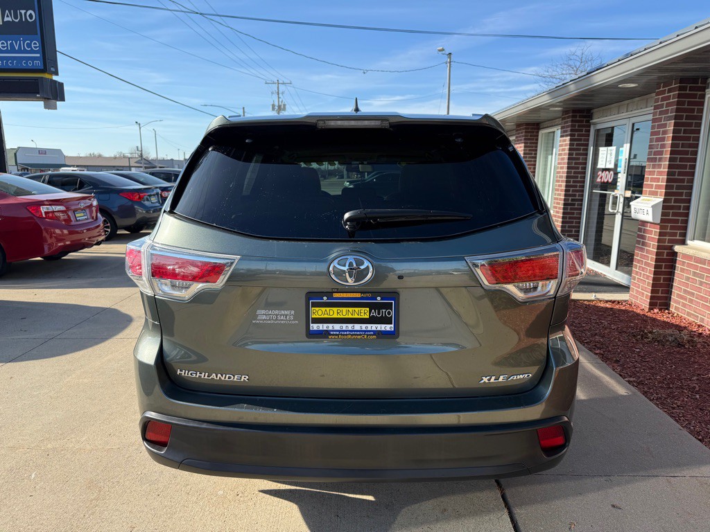 2015 Toyota Highlander Image 6