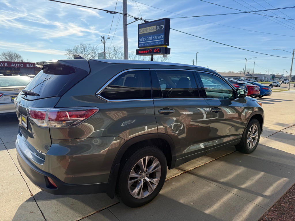 2015 Toyota Highlander Image 7