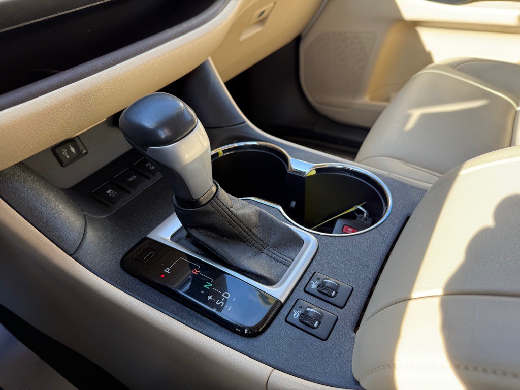 2015 Toyota Highlander Image 14