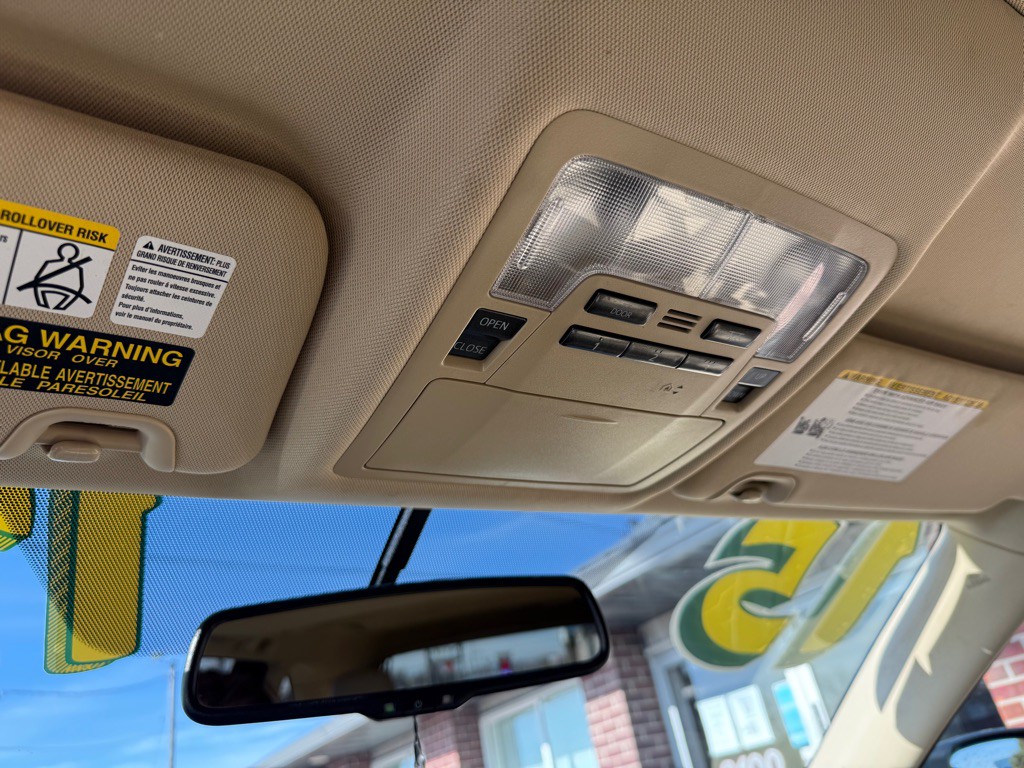 2015 Toyota Highlander Image 15