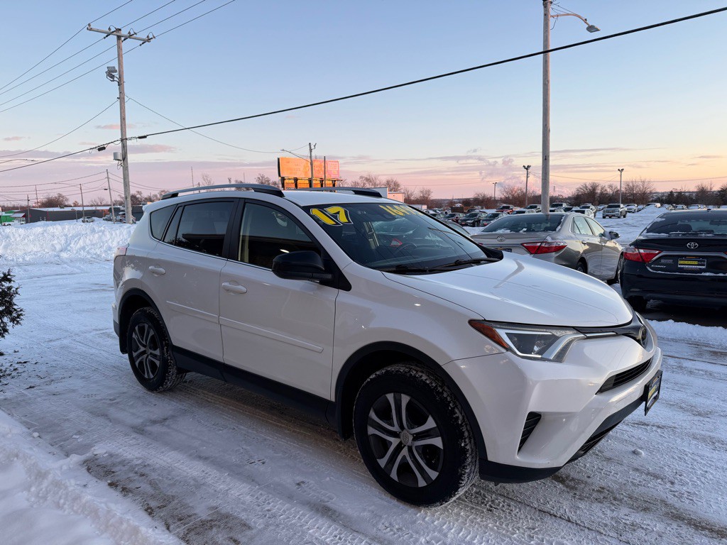 2017 Toyota Rav4 Image 1