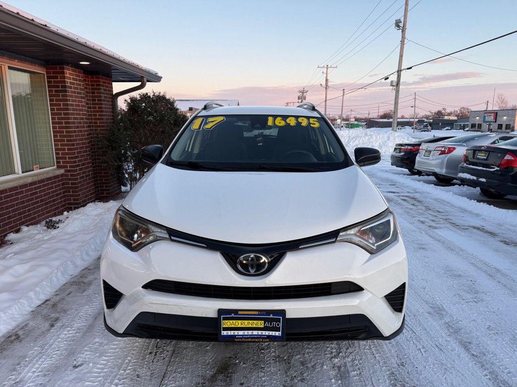 2017 Toyota Rav4 Image 2