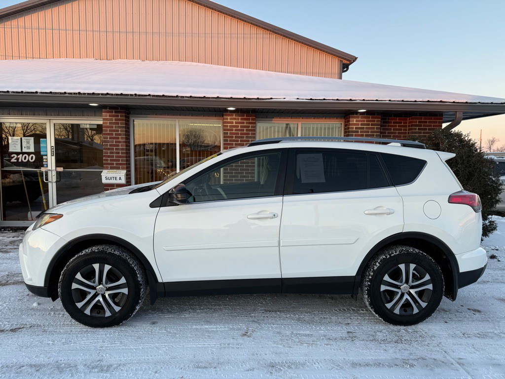 2017 Toyota Rav4 Image 4