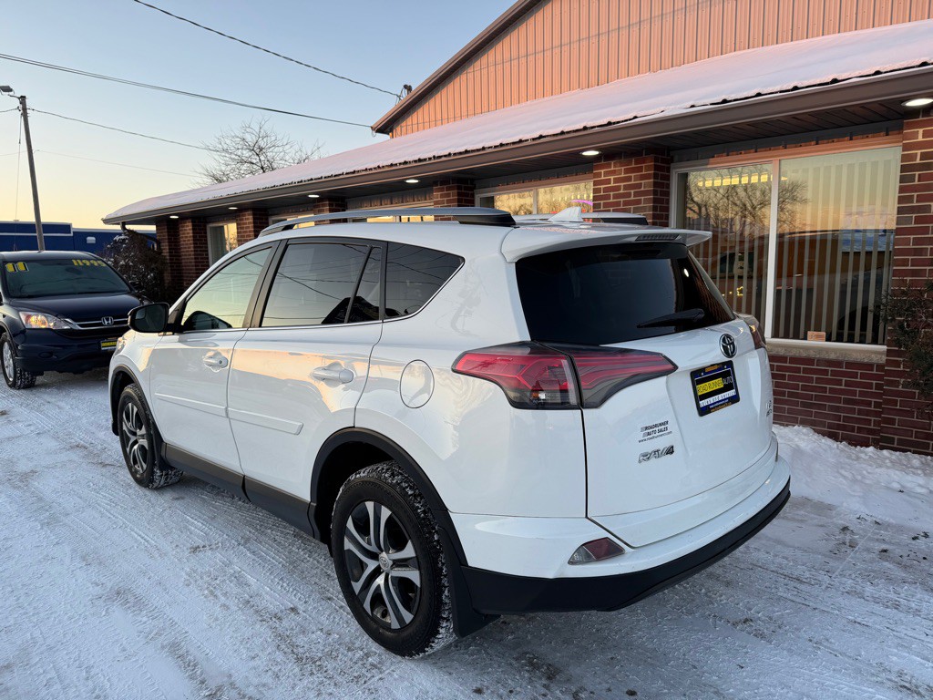 2017 Toyota Rav4 Image 5
