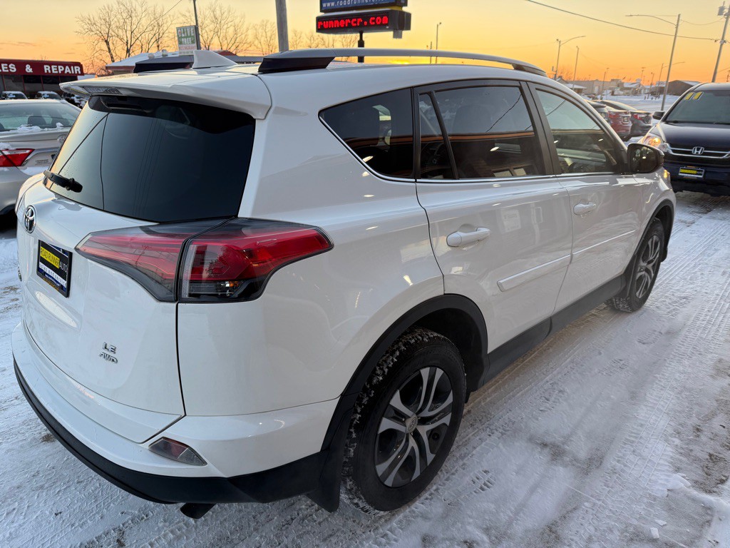 2017 Toyota Rav4 Image 7