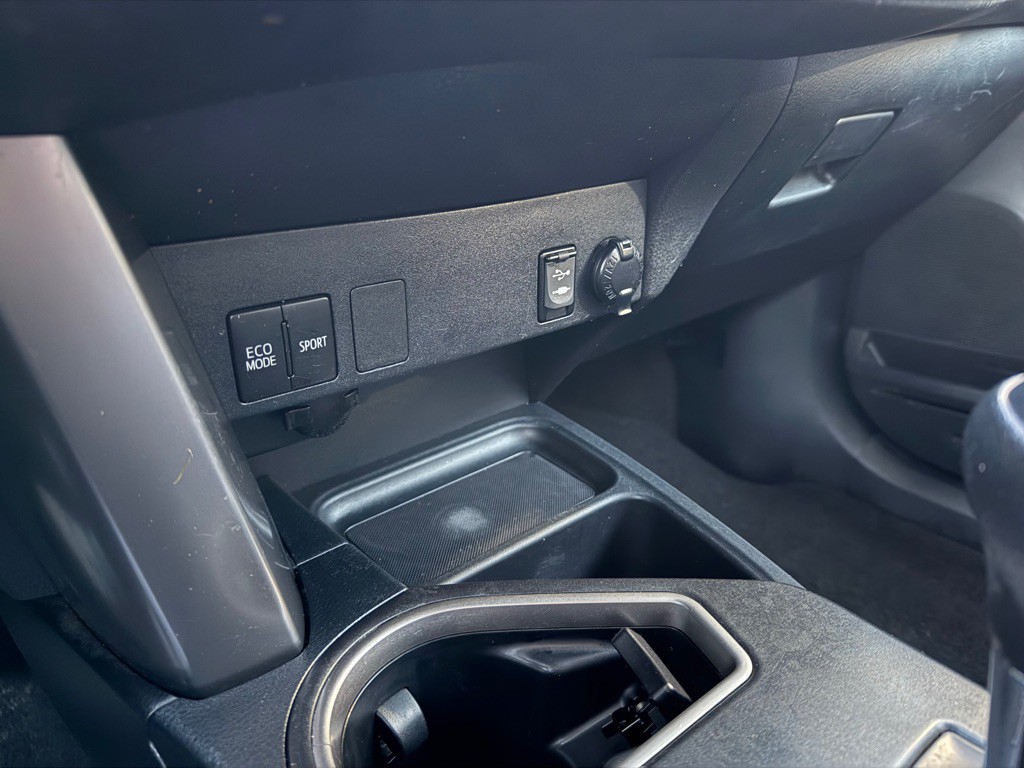 2017 Toyota Rav4 Image 13