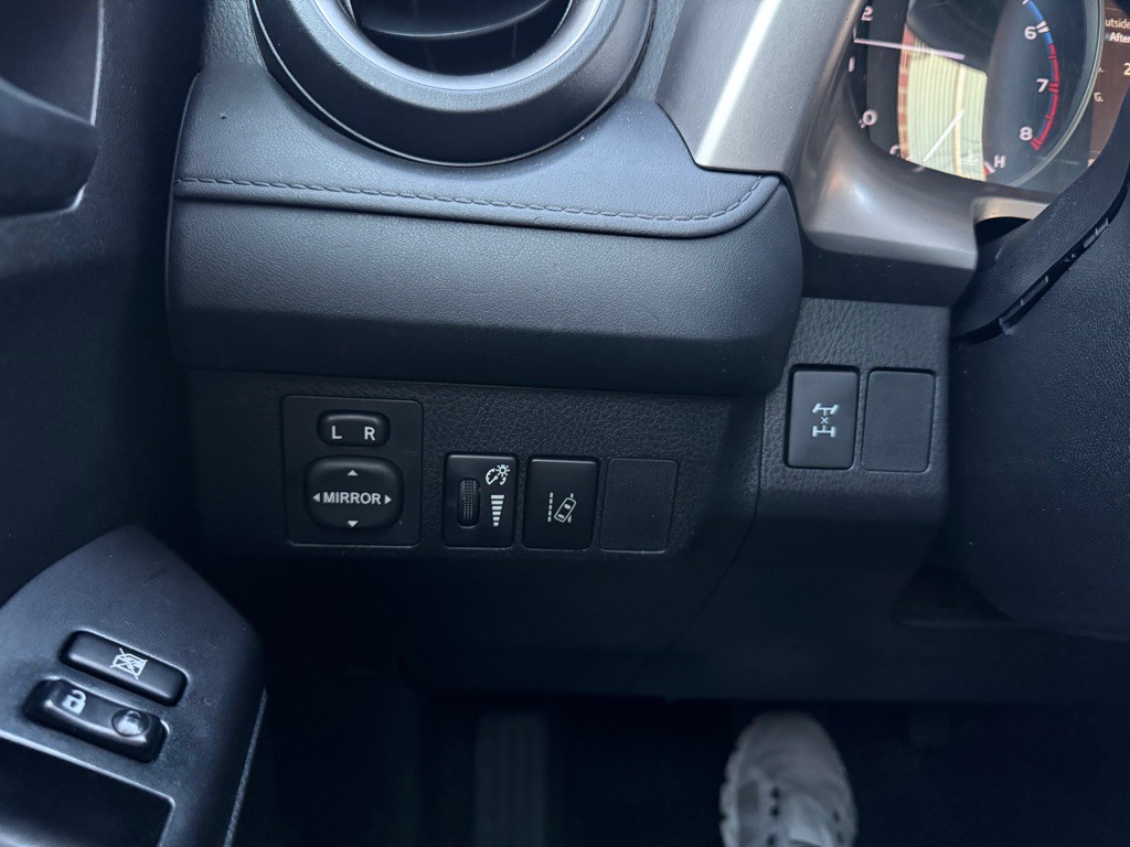 2017 Toyota Rav4 Image 15