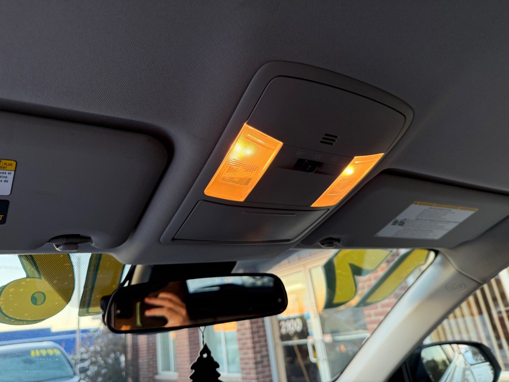 2017 Toyota Rav4 Image 16