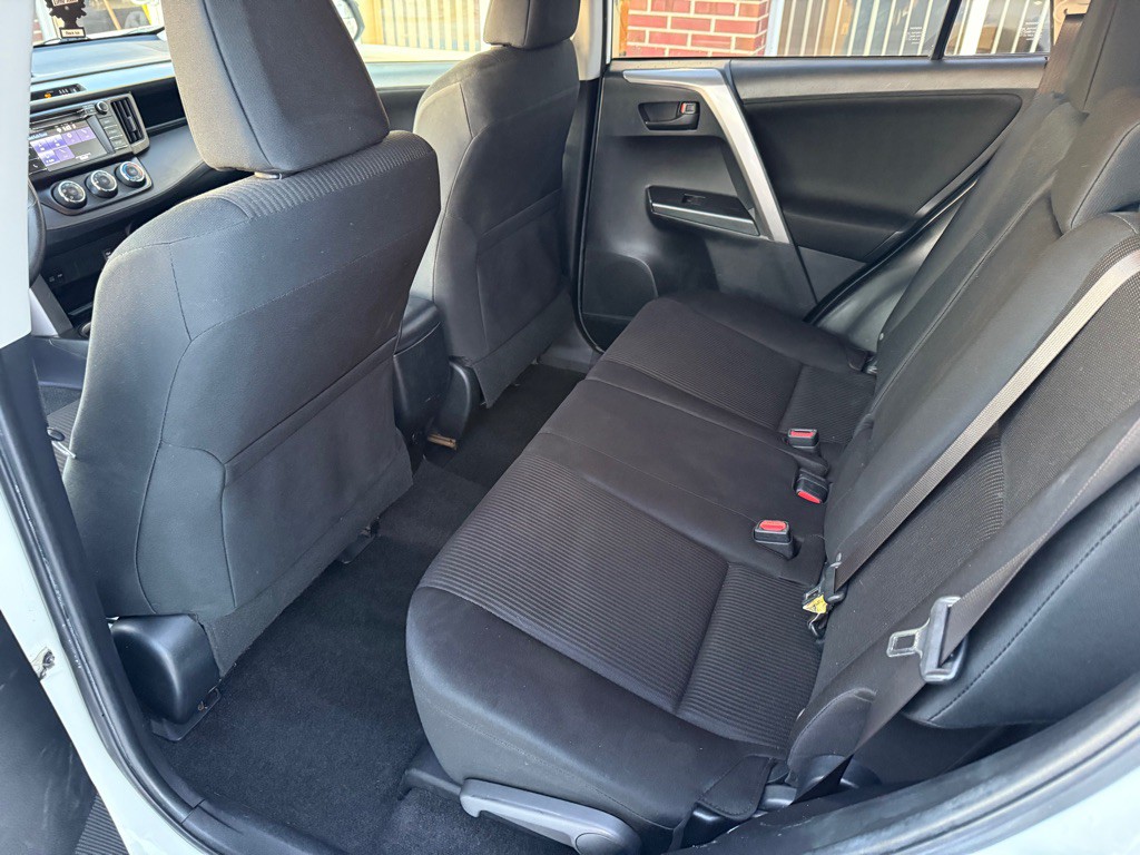 2017 Toyota Rav4 Image 17