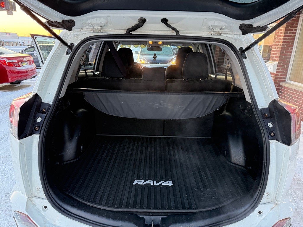 2017 Toyota Rav4 Image 19