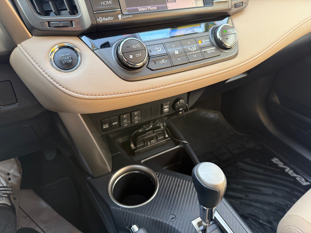 2015 Toyota Rav4 Image 14